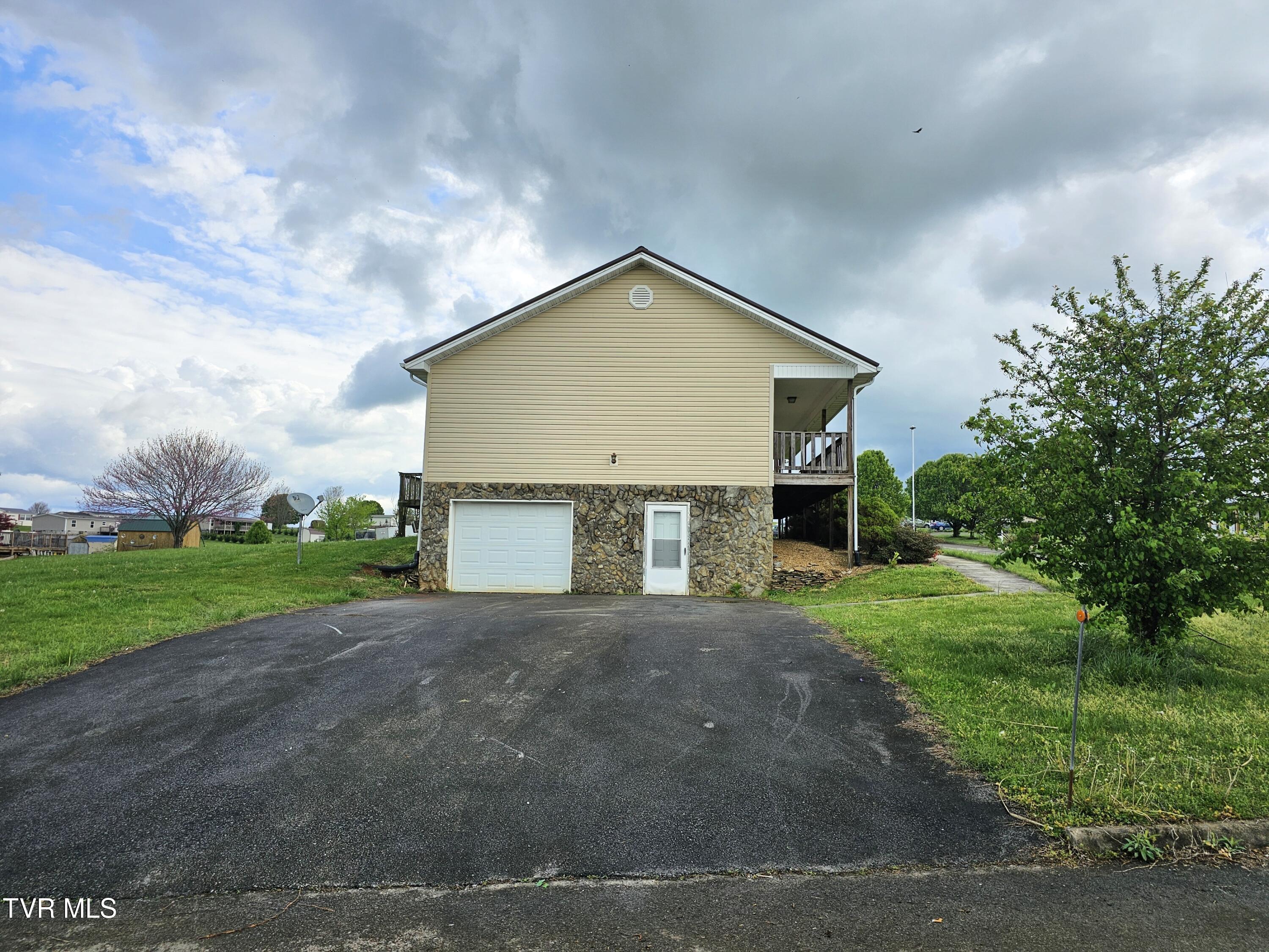 485 Ebenezer Loop Chuckey, TN 37641 - Photo 3 of 30 20250411_112158 1