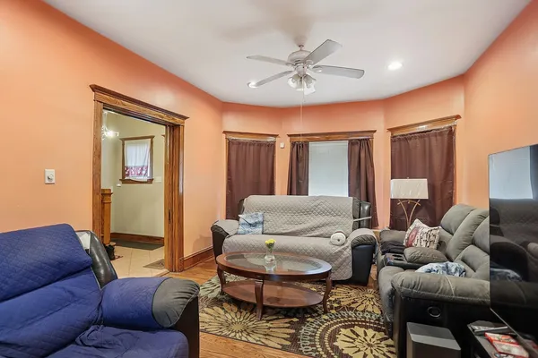 $379,000 | 5925 West Iowa Street, Chicago, IL 60651