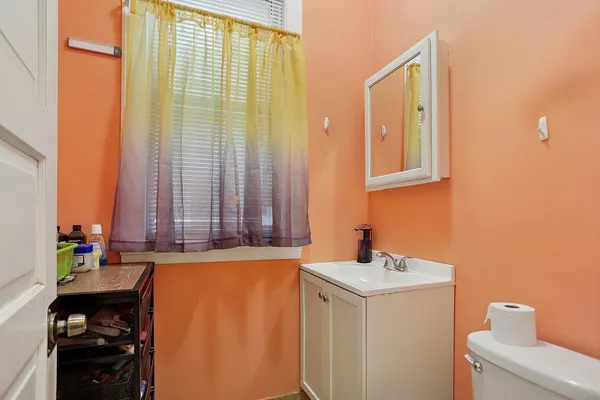 $379,000 | 5925 West Iowa Street, Chicago, IL 60651