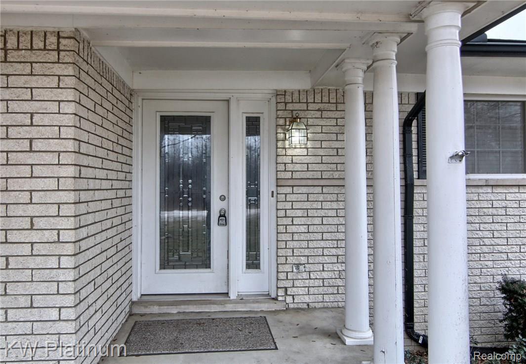 60235 Hayes Road Washington, MI 48094 - Photo 7 of 26 Front_Entry.jpg