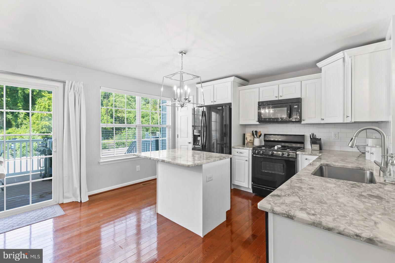3 Nicole Court Deptford, NJ 08096 - Photo 4 of 29