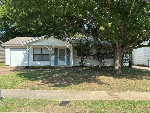 $220,000 | 1012 Harris Drive, Euless, TX 76039