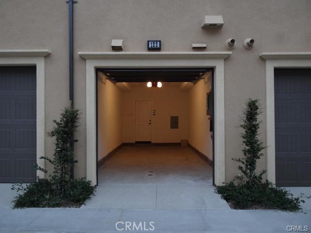 122 Overbrook Irvine, CA 92620 - Photo 14 of 17 Garage