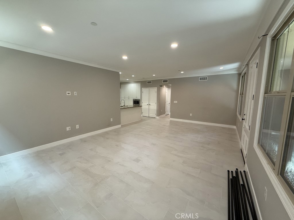 122 Overbrook Irvine, CA 92620 - Photo 3 of 17 Living and Dining