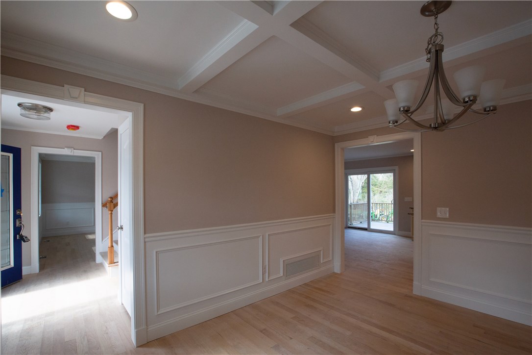 333 Old River Road Lincoln, RI 02838 - Photo 4 of 20