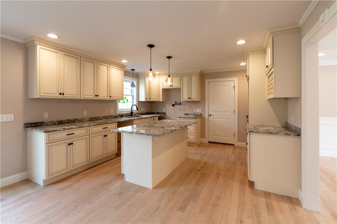 333 Old River Road Lincoln, RI 02838 - Photo 8 of 20
