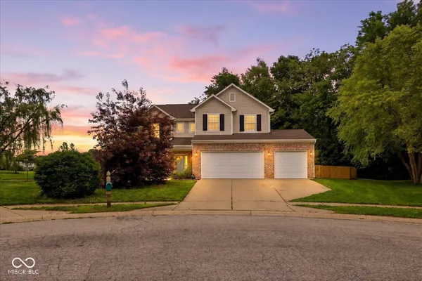 $354,500 | 1909 Acorn Court, Avon, IN 46123
