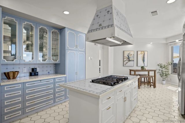 $8,295,000 | 8390 Prestwick Drive, La Jolla, CA 92037