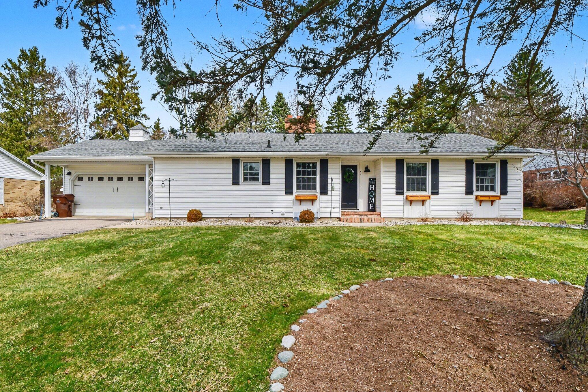 254 Ridgewood Court Ionia, MI 48846 - Photo 2 of 20 002_file_5796