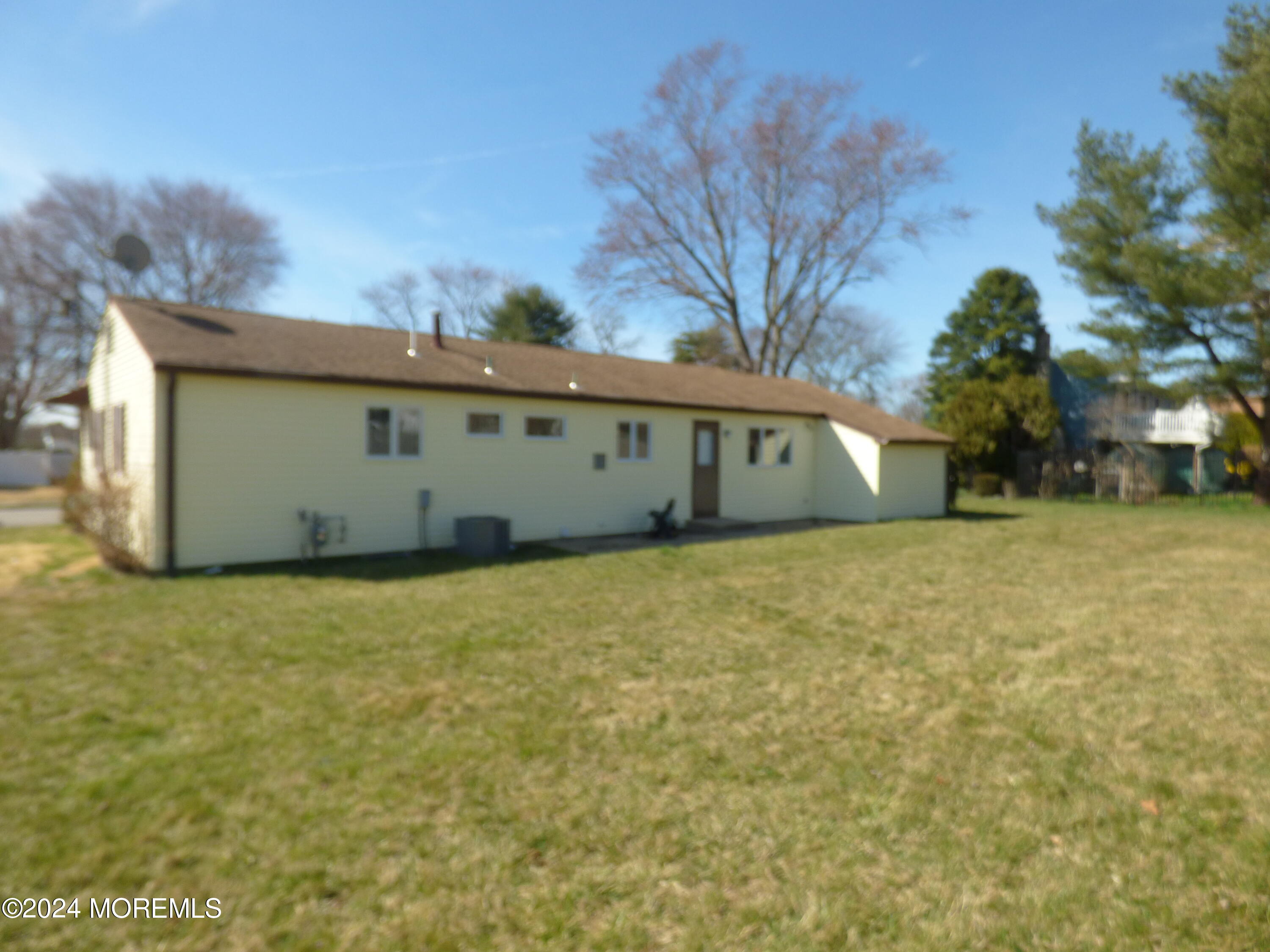 504 Roberta Road Neptune Township, NJ 07753 - Photo 22 of 24 P1060423