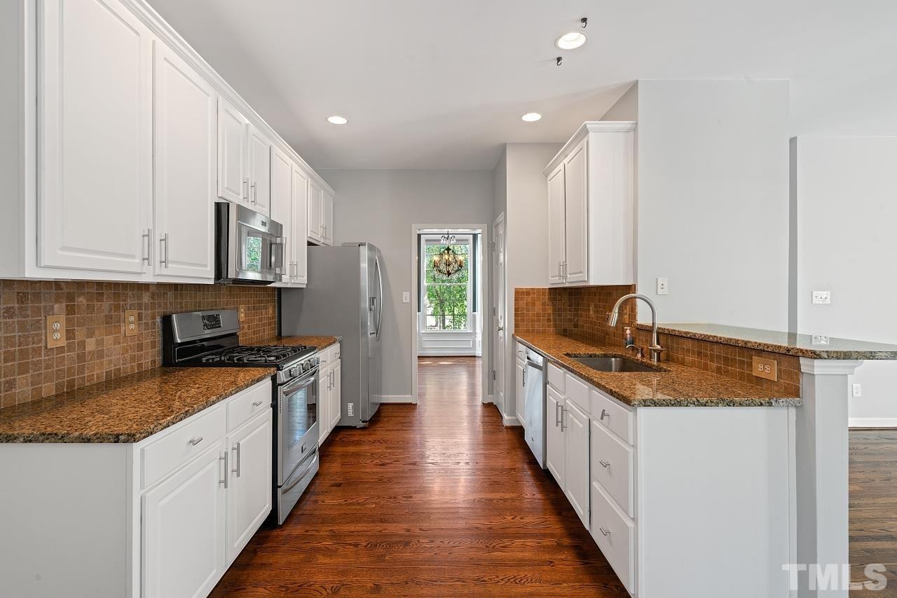 1333 Pendula Path Apex, NC 27502 - Photo 13 of 29