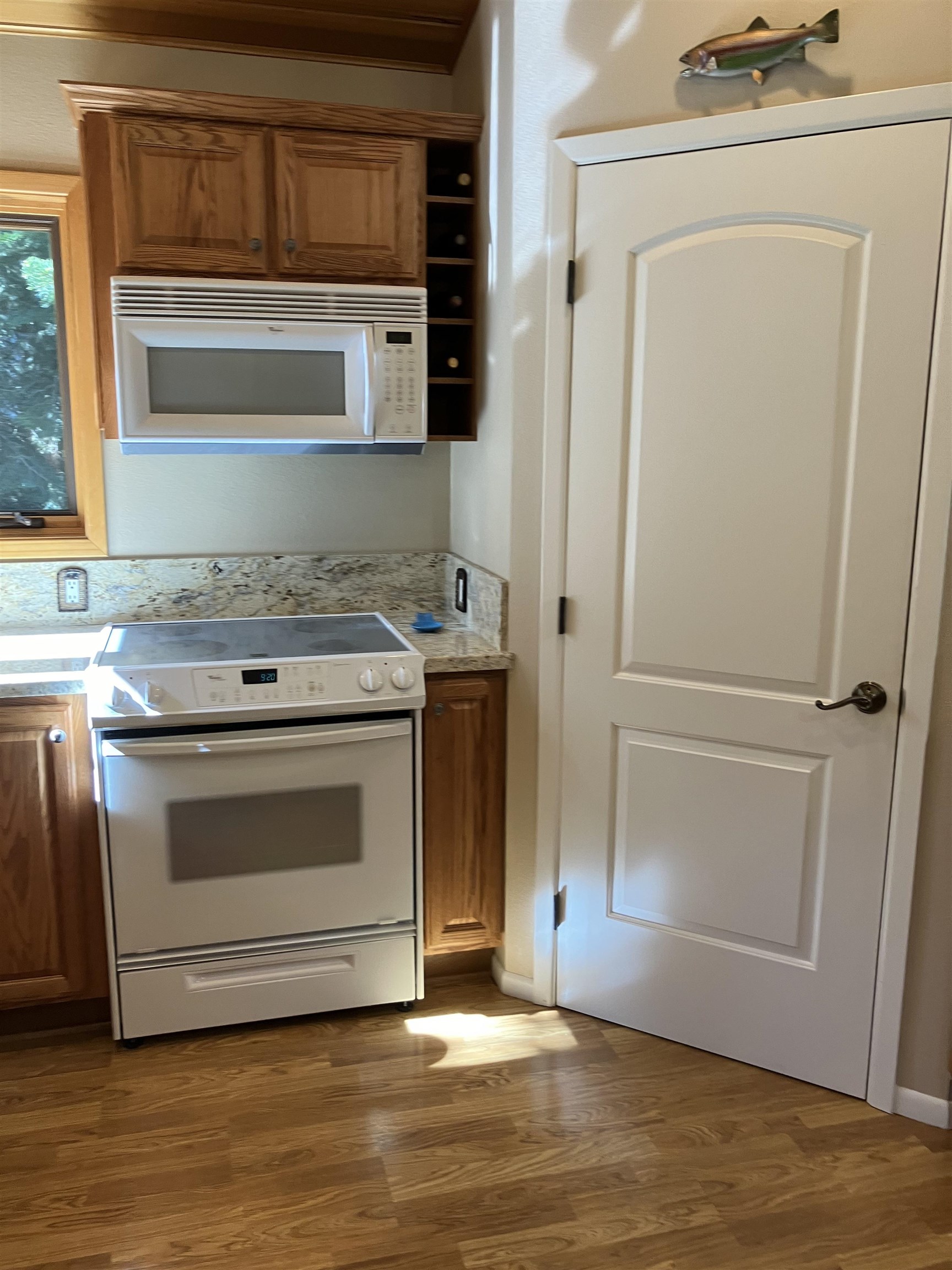 739 Minaret Road June Lake, CA 93529 - Photo 20 of 48 Gallery Image 20