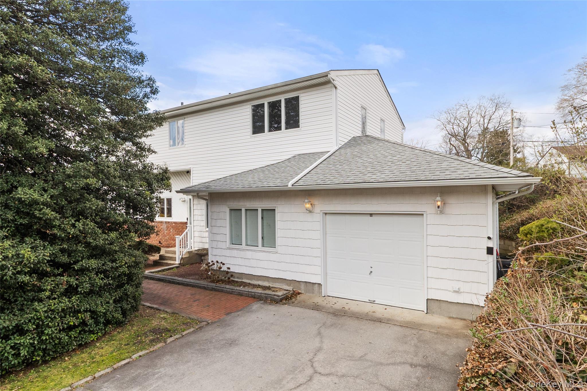 69 Amsterdam Road Smithtown, NY 11787 - Photo 2 of 22