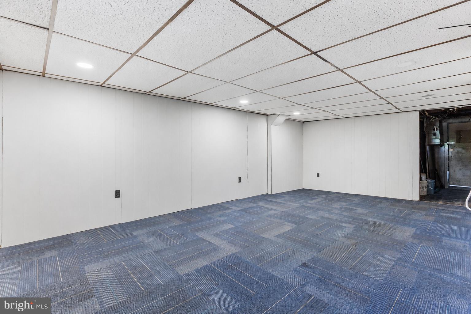 390 Glen Cove Road Collingdale, PA 19023 - Photo 25 of 27 a view of an empty room