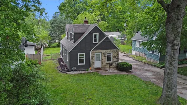 $265,000 | 8242 Belleview Avenue, Kansas City, MO 64114