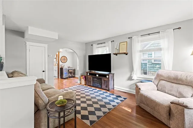 $275,000 | 8242 Belleview Avenue, Kansas City, MO 64114