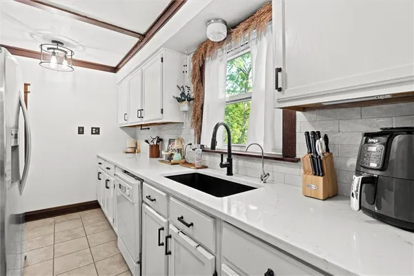 $265,000 | 8242 Belleview Avenue, Kansas City, MO 64114
