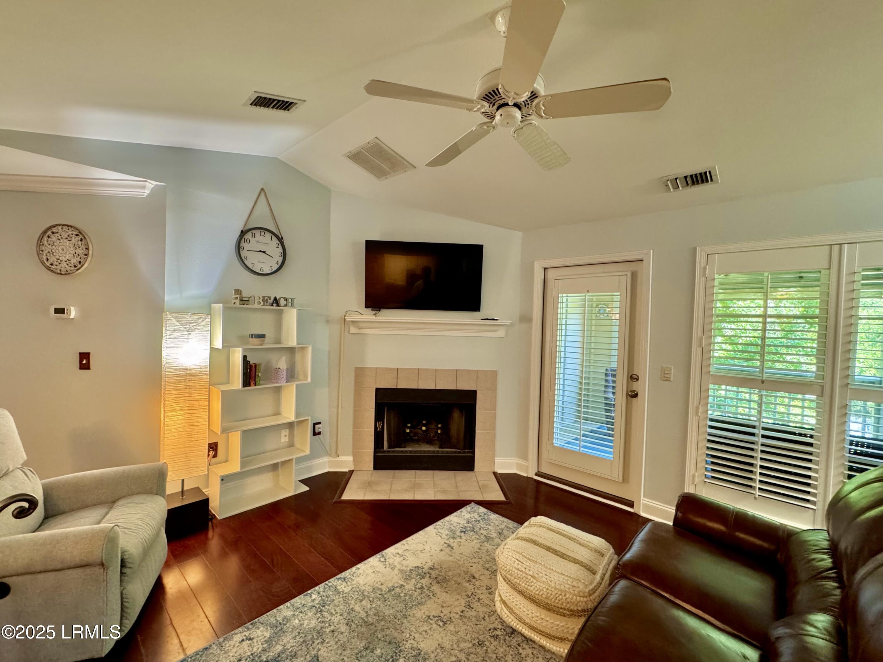 380 Marshland Road, Unit J38 Hilton Head Island, SC 29926 - Photo 9 of 37 IMG_6684