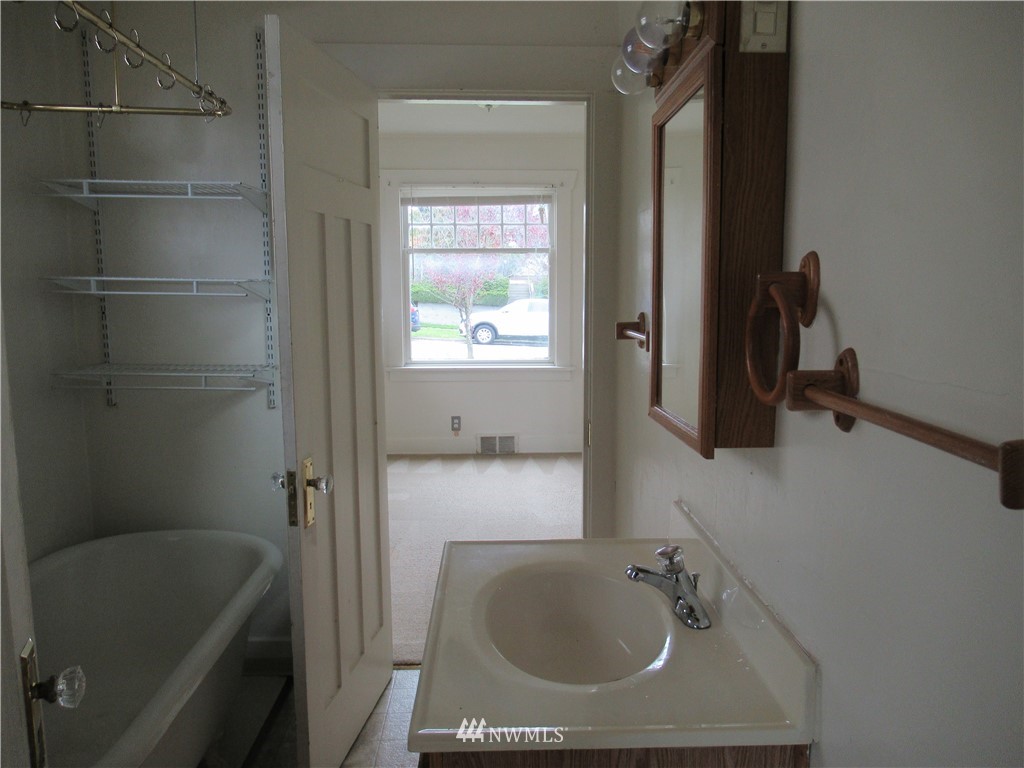 3310 Rockefeller Avenue Everett, WA 98201 - Photo 10 of 17