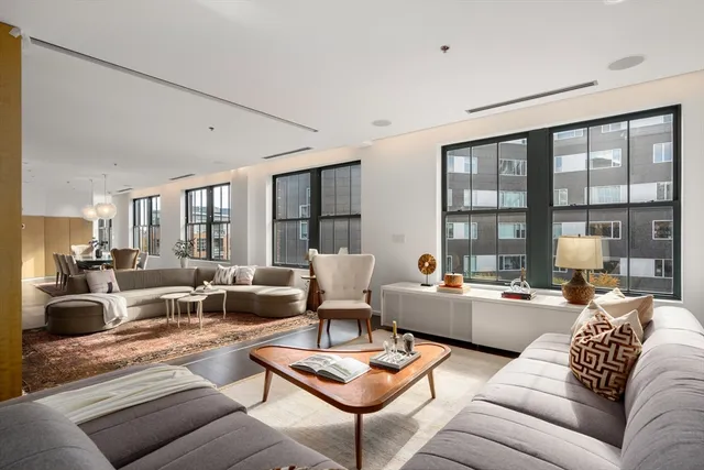 $2,498,000 | 9 West Broadway, Unit 618, Boston, MA 02127
