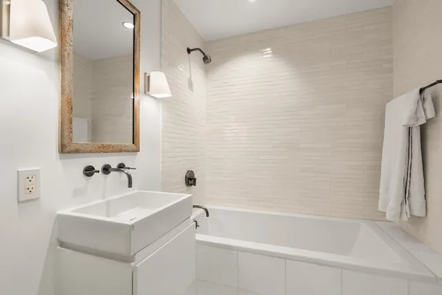 $2,498,000 | 9 West Broadway, Unit 618, Boston, MA 02127