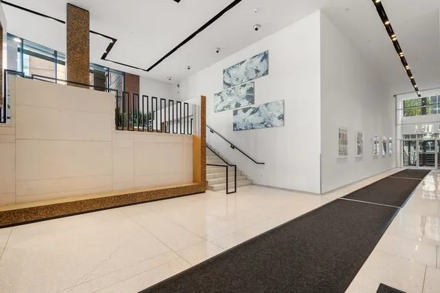 $2,498,000 | 9 West Broadway, Unit 618, Boston, MA 02127