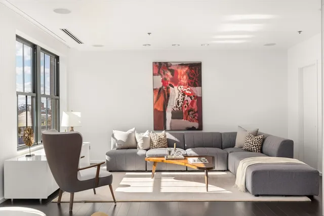 $2,498,000 | 9 West Broadway, Unit 618, Boston, MA 02127