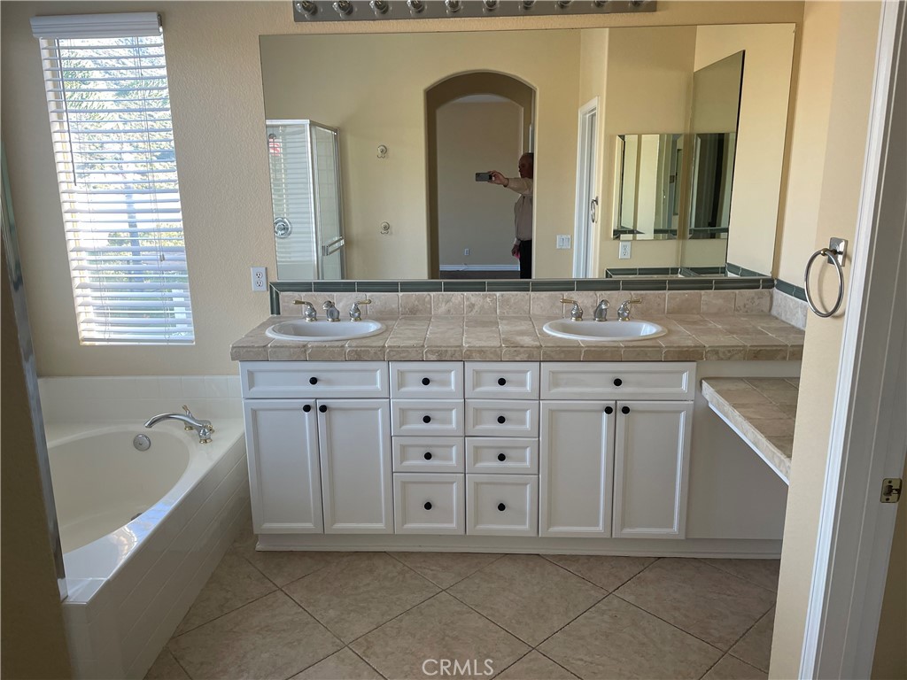 4567 Driving Range Road Corona, CA 92883 - Photo 2 of 9