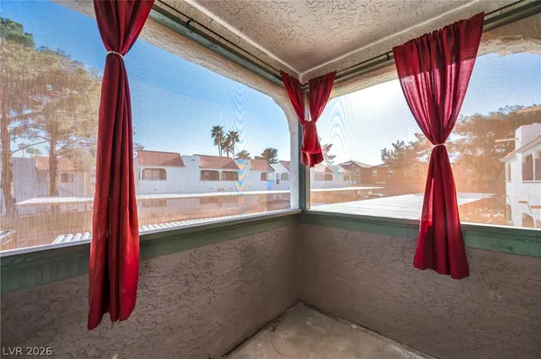 $250,000 | 711 Bass Drive, Unit D, Henderson, NV 89014