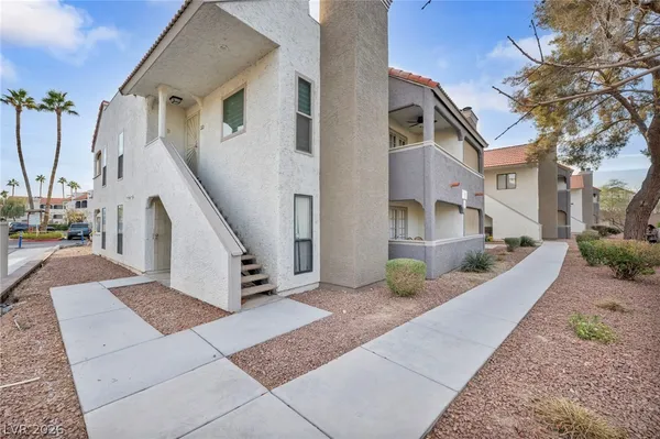 $250,000 | 711 Bass Drive, Unit D, Henderson, NV 89014
