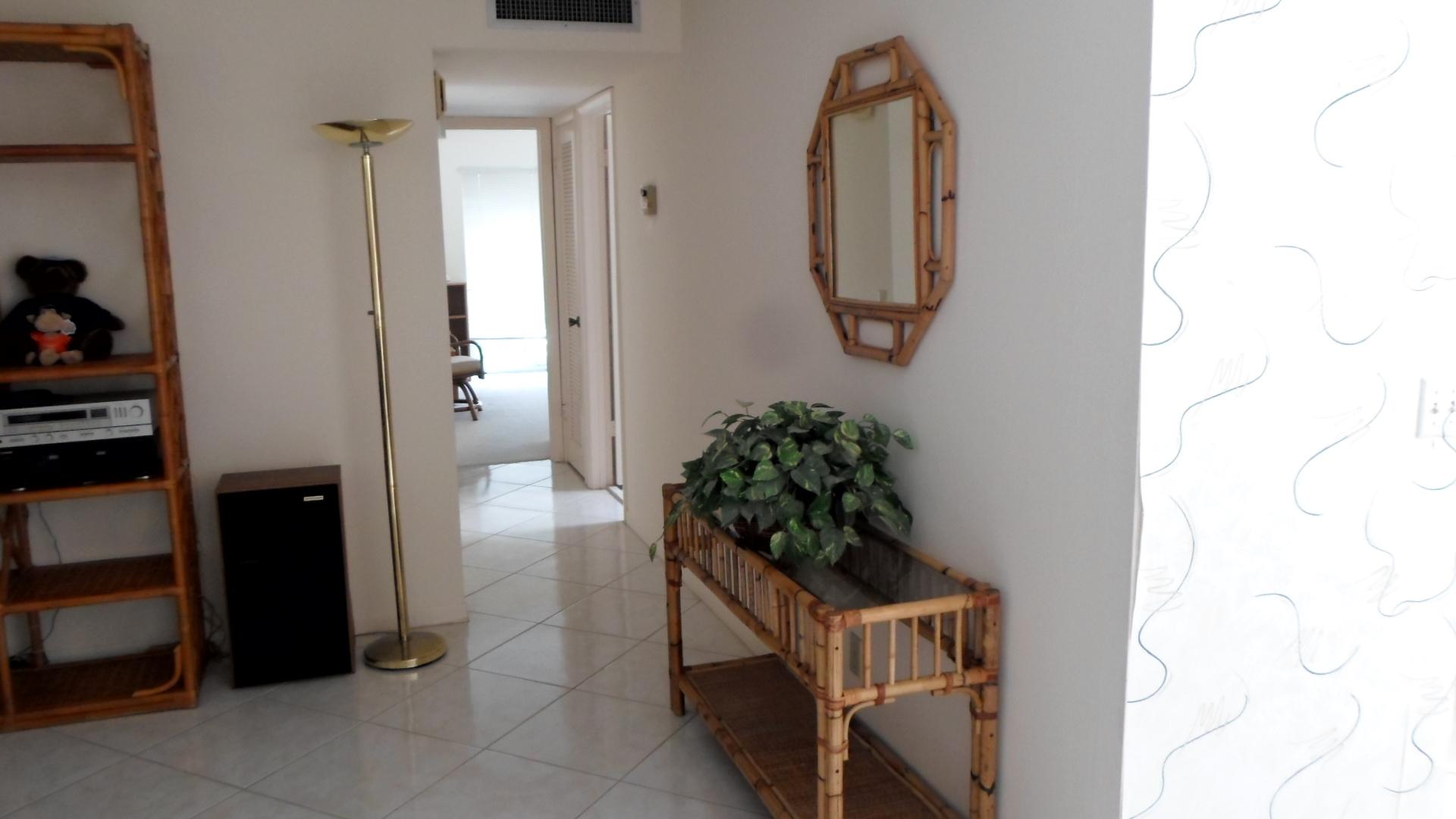232 Normandy Lane Delray Beach, FL 33484 - Photo 2 of 14 232 N E 008