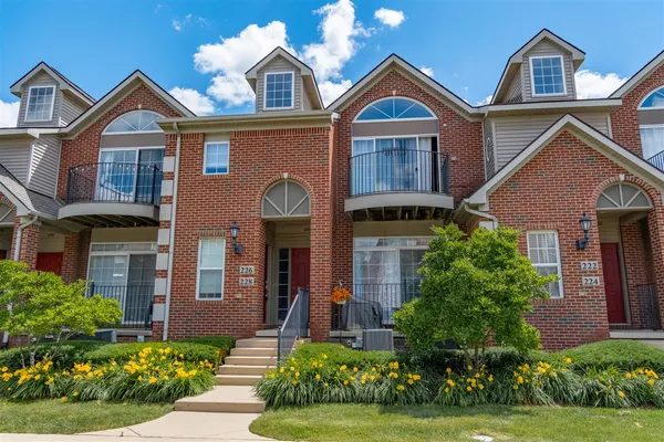 $345,000 | 228 West Oakbrook Drive, Ann Arbor, MI 48103