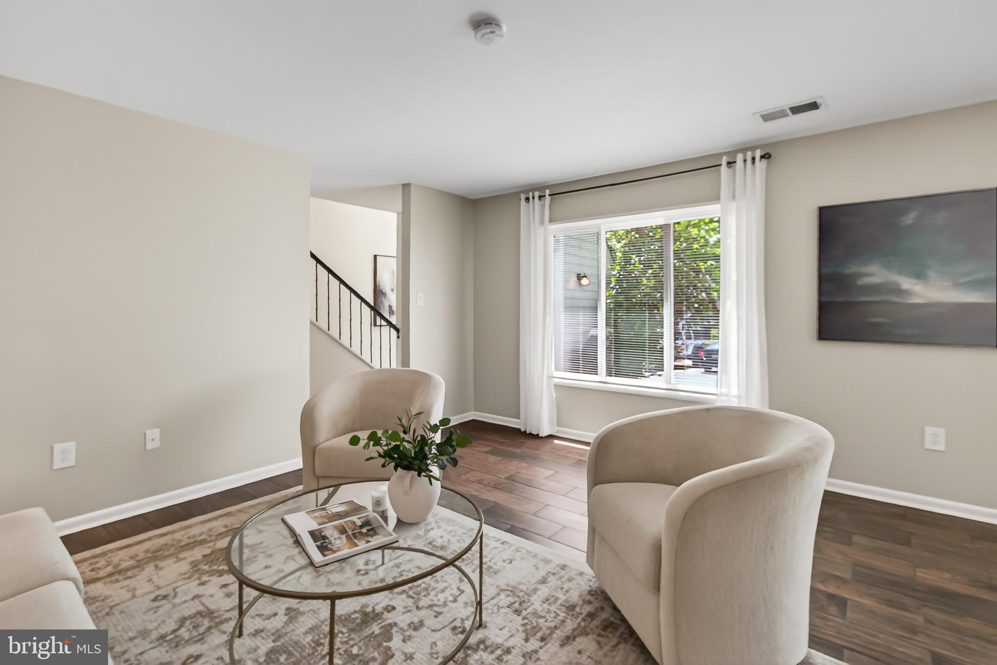 1498 Roundleaf Court Reston, VA 20190 - Photo 7 of 62 Neutral Paint Palette, New Window Treatments