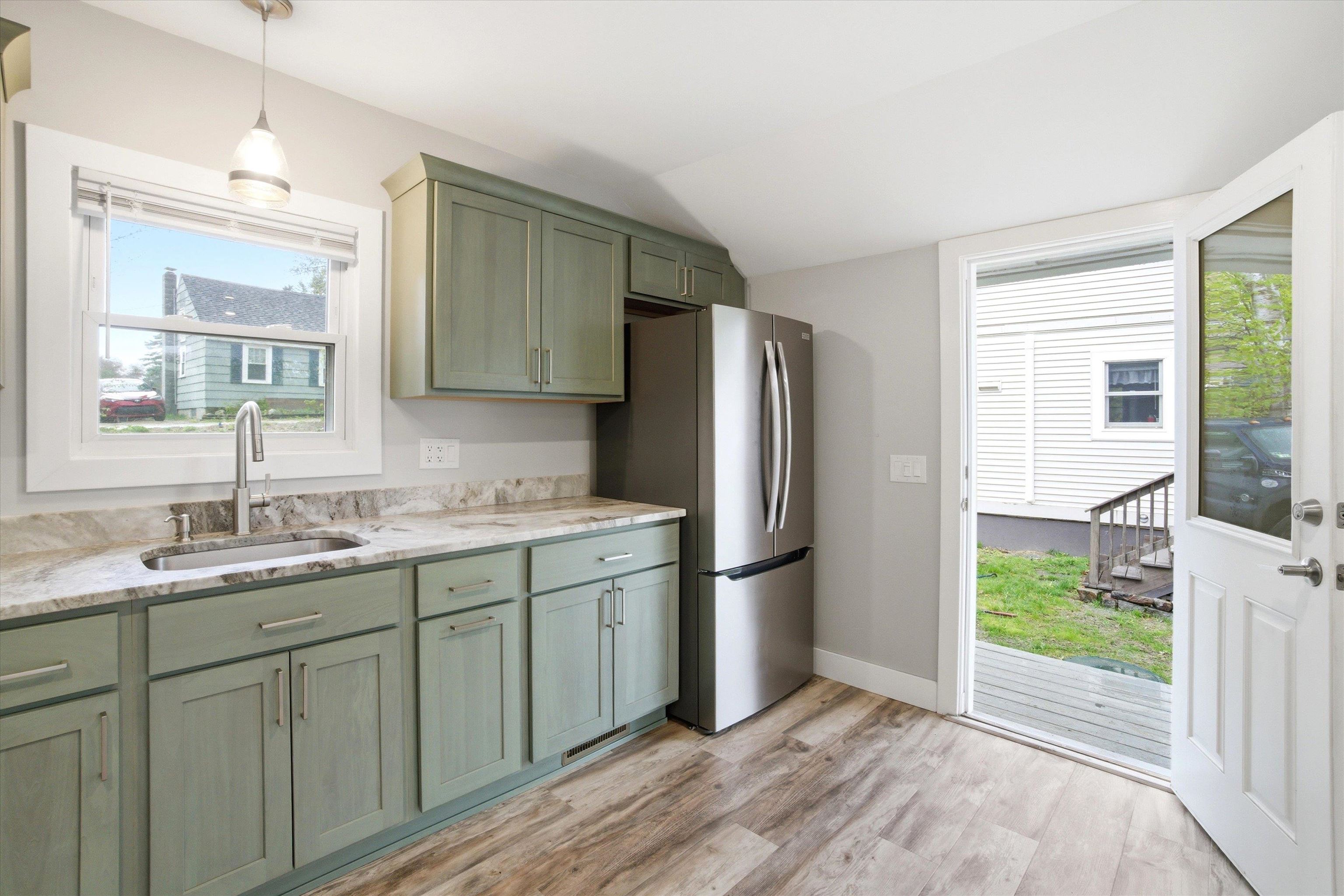 93 Lynchville Park Road Goffstown, NH 03045 - Photo 8 of 44 Gallery Image 8