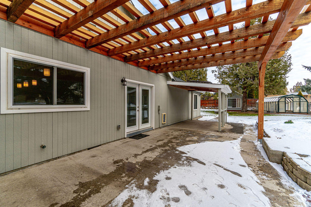 63620 Boyd Acres Road Bend, OR 97701 - Photo 24 of 53 RileyVisuals-12