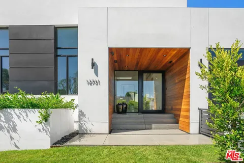 $3,138,000 | 12731 Woodgreen Street, Los Angeles, CA 90066