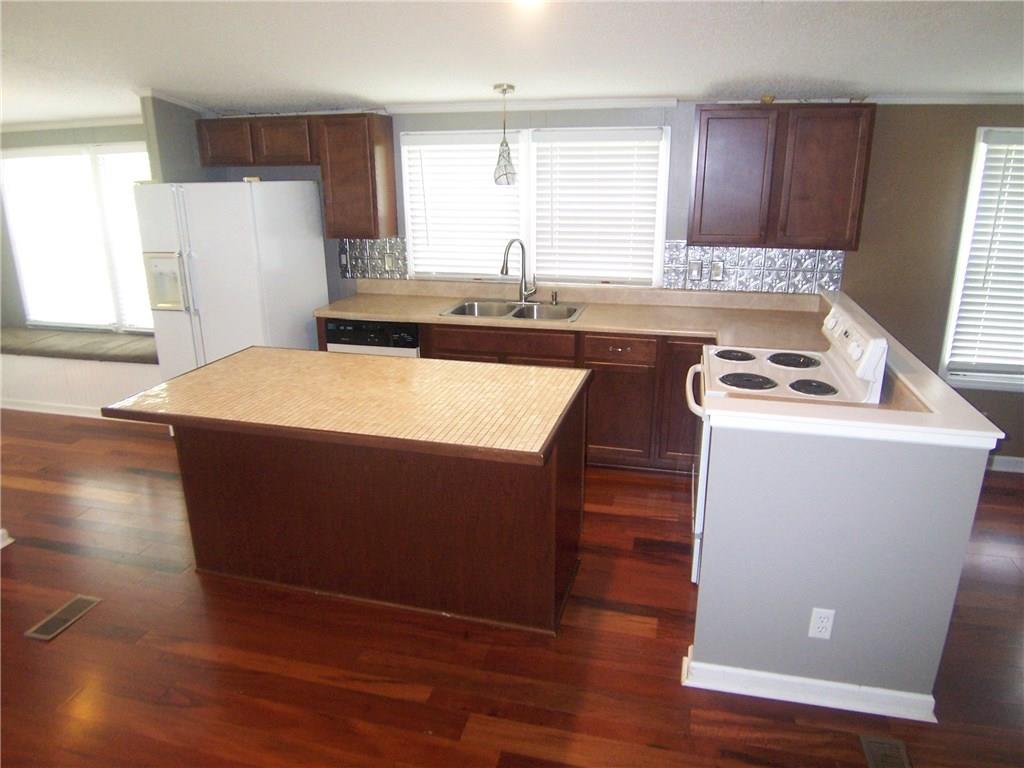 5465 Whitener Road Hickory, NC 28602 - Photo 2 of 22 Gallery Image 2