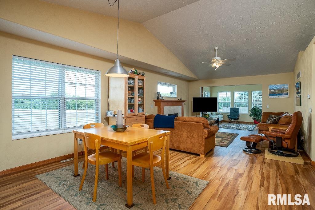 5649 Red Fox Road Bettendorf, IA 52722 - Photo 9 of 22 Gallery Image 9