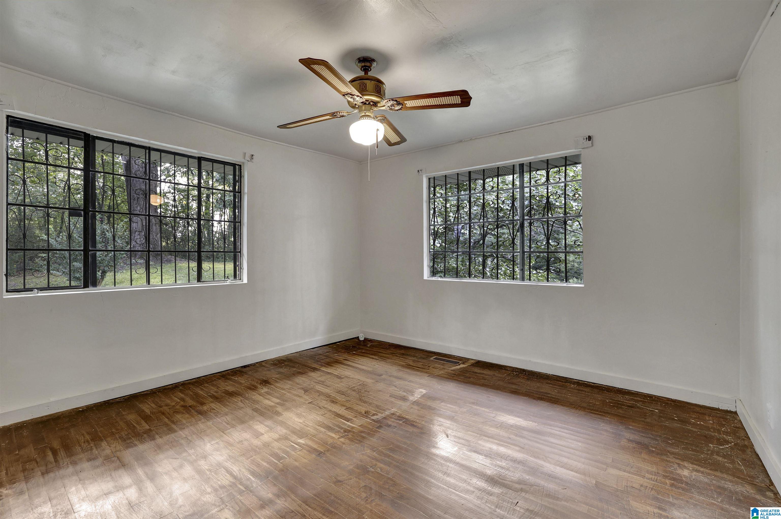 1605 Brownlee Road Birmingham, AL 35210 - Photo 17 of 36