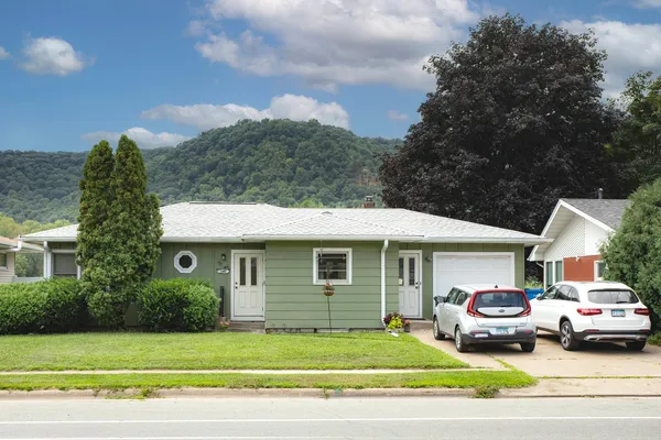 $283,000 | 1103 Gilmore Avenue, Winona, MN 55987