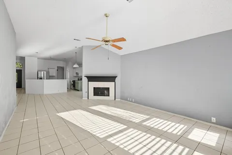 $280,000 | 807 Lake Bridge Drive, Lake Dallas, TX 75065