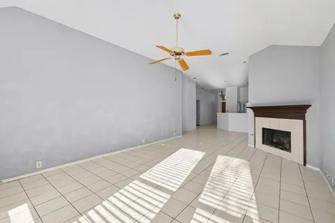 $280,000 | 807 Lake Bridge Drive, Lake Dallas, TX 75065