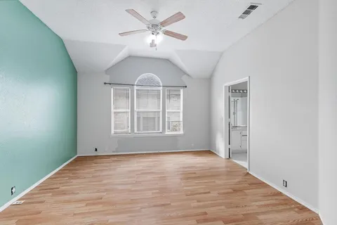 $280,000 | 807 Lake Bridge Drive, Lake Dallas, TX 75065