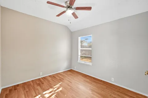 $280,000 | 807 Lake Bridge Drive, Lake Dallas, TX 75065