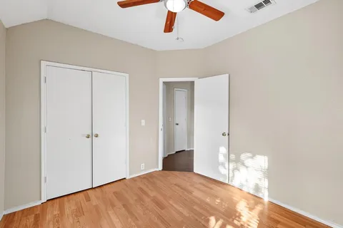 $280,000 | 807 Lake Bridge Drive, Lake Dallas, TX 75065