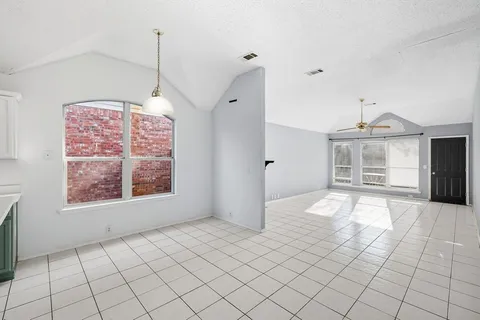 $280,000 | 807 Lake Bridge Drive, Lake Dallas, TX 75065