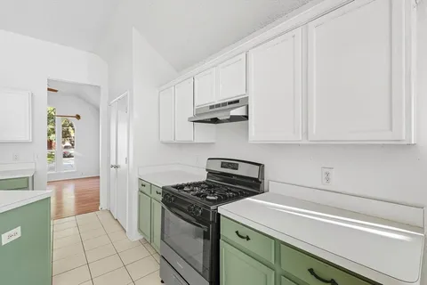 $280,000 | 807 Lake Bridge Drive, Lake Dallas, TX 75065