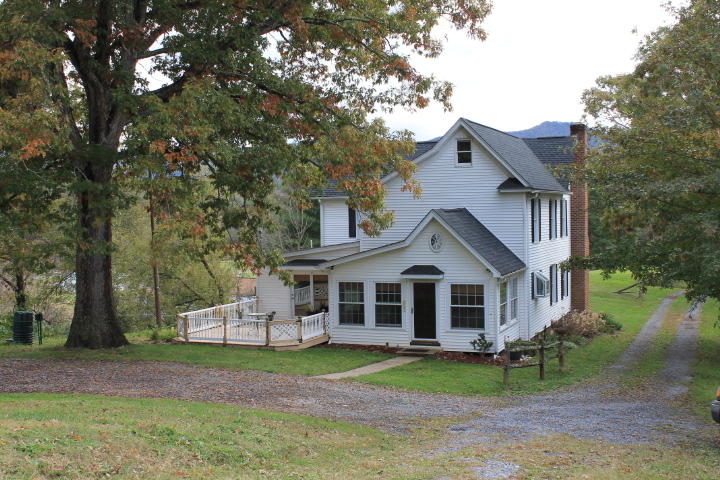 110 Fork Farm Road Eagle Rock, VA 24085 - Photo 24 of 26 Rear