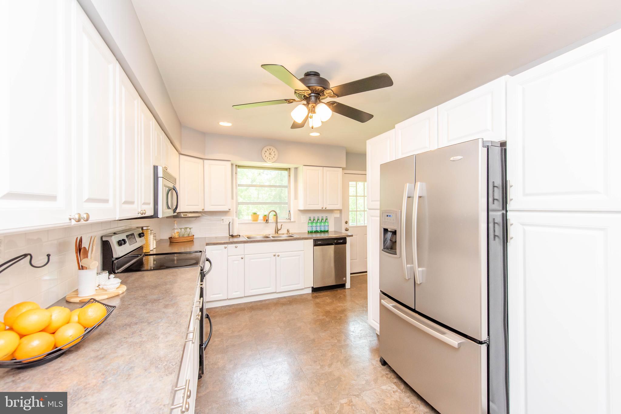 2307 Old Frederick Road Baltimore, MD 21228 - Photo 11 of 49 Kitchen