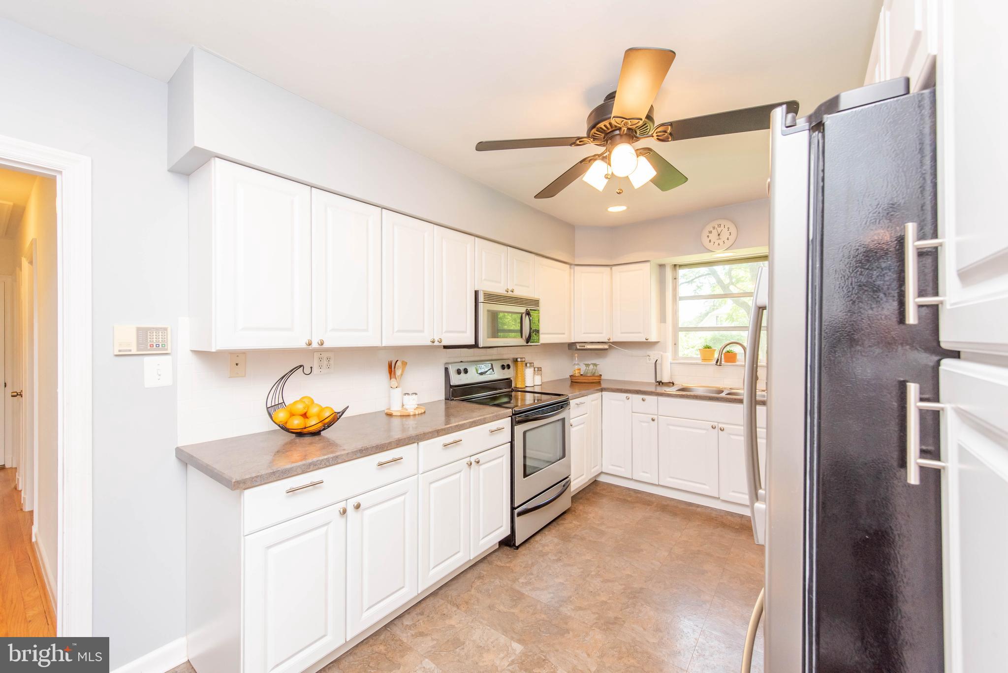 2307 Old Frederick Road Baltimore, MD 21228 - Photo 12 of 49 Kitchen